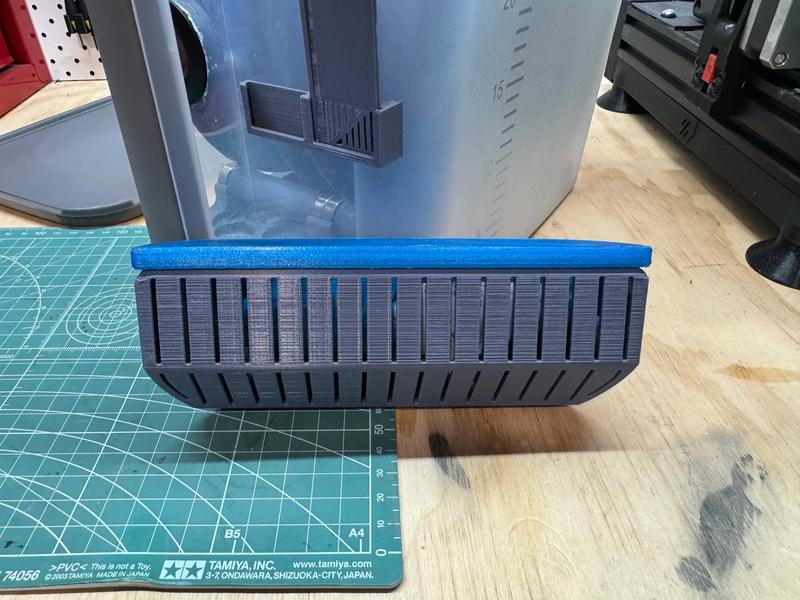 Drybox desiccant holder